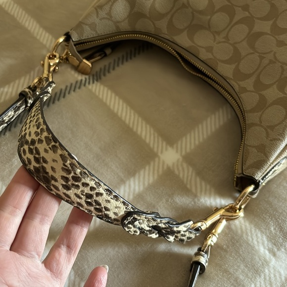 COACH Shoulder Bag - Picture 4 of 14